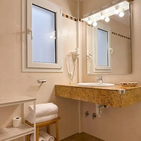 La Muntanya فندق 3*